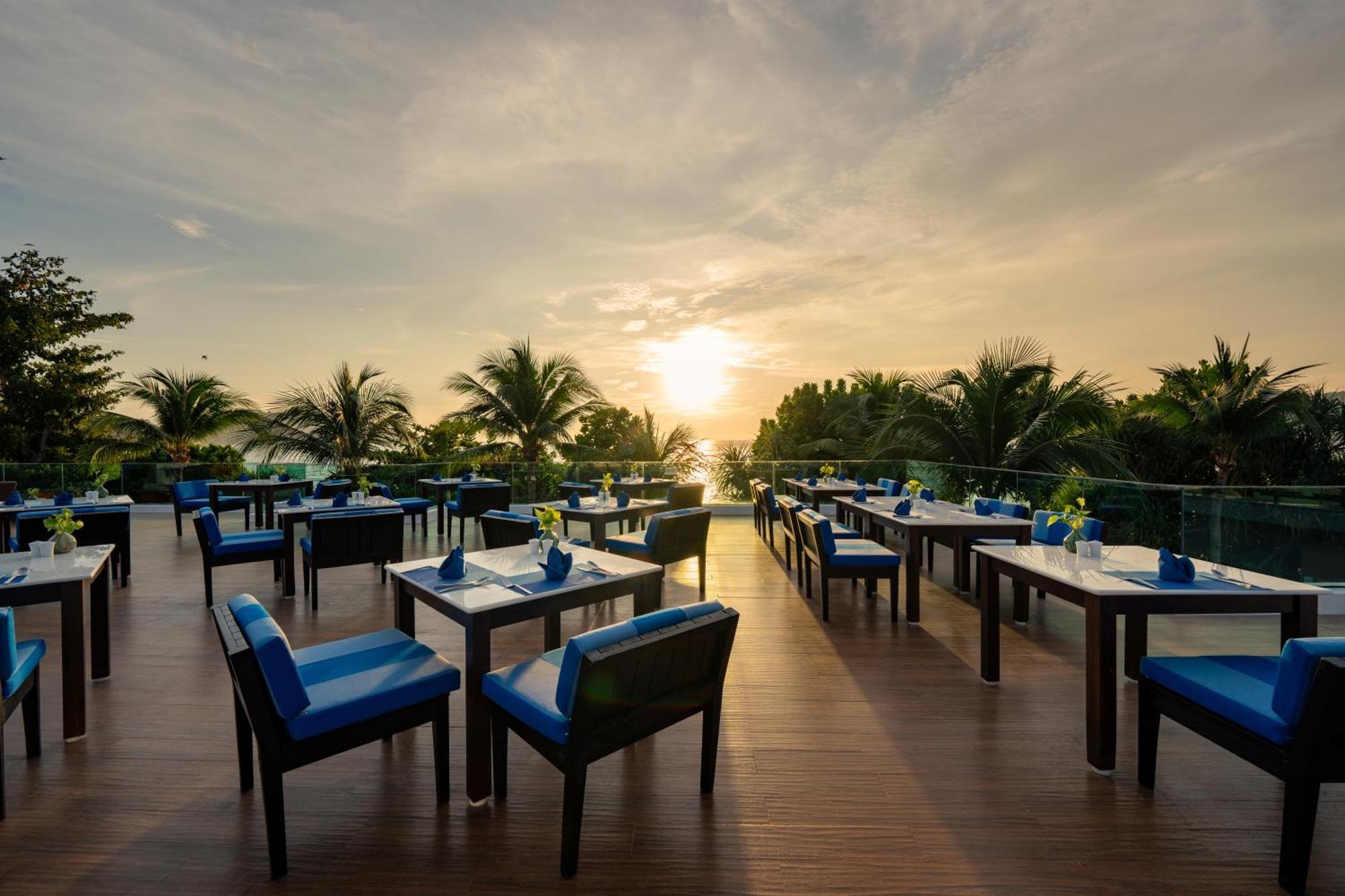 La Flora Resort Patong Kültér fotó