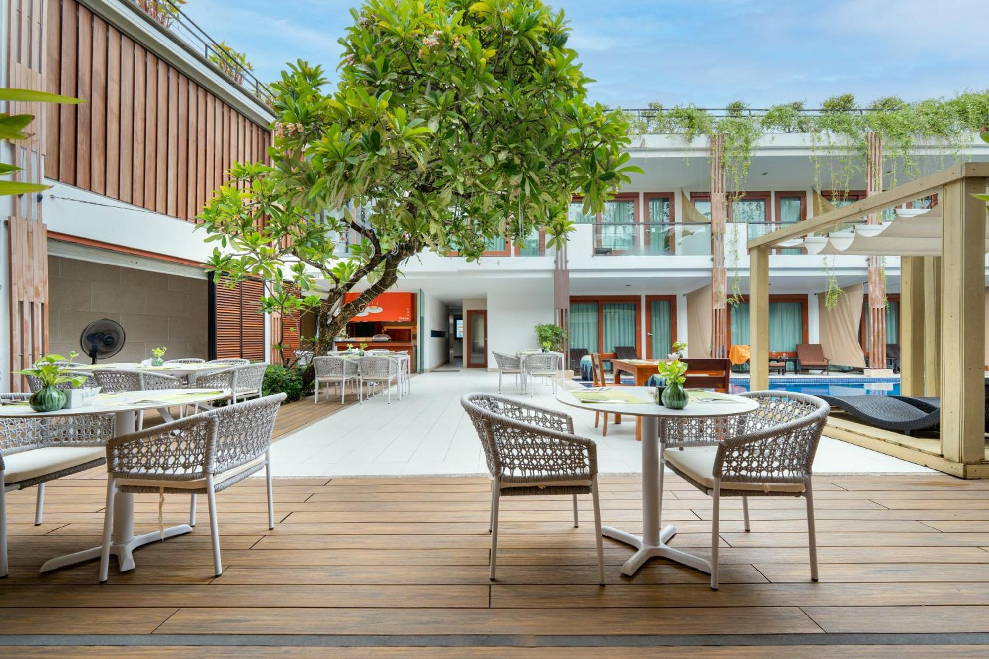 La Flora Resort Patong Kültér fotó
