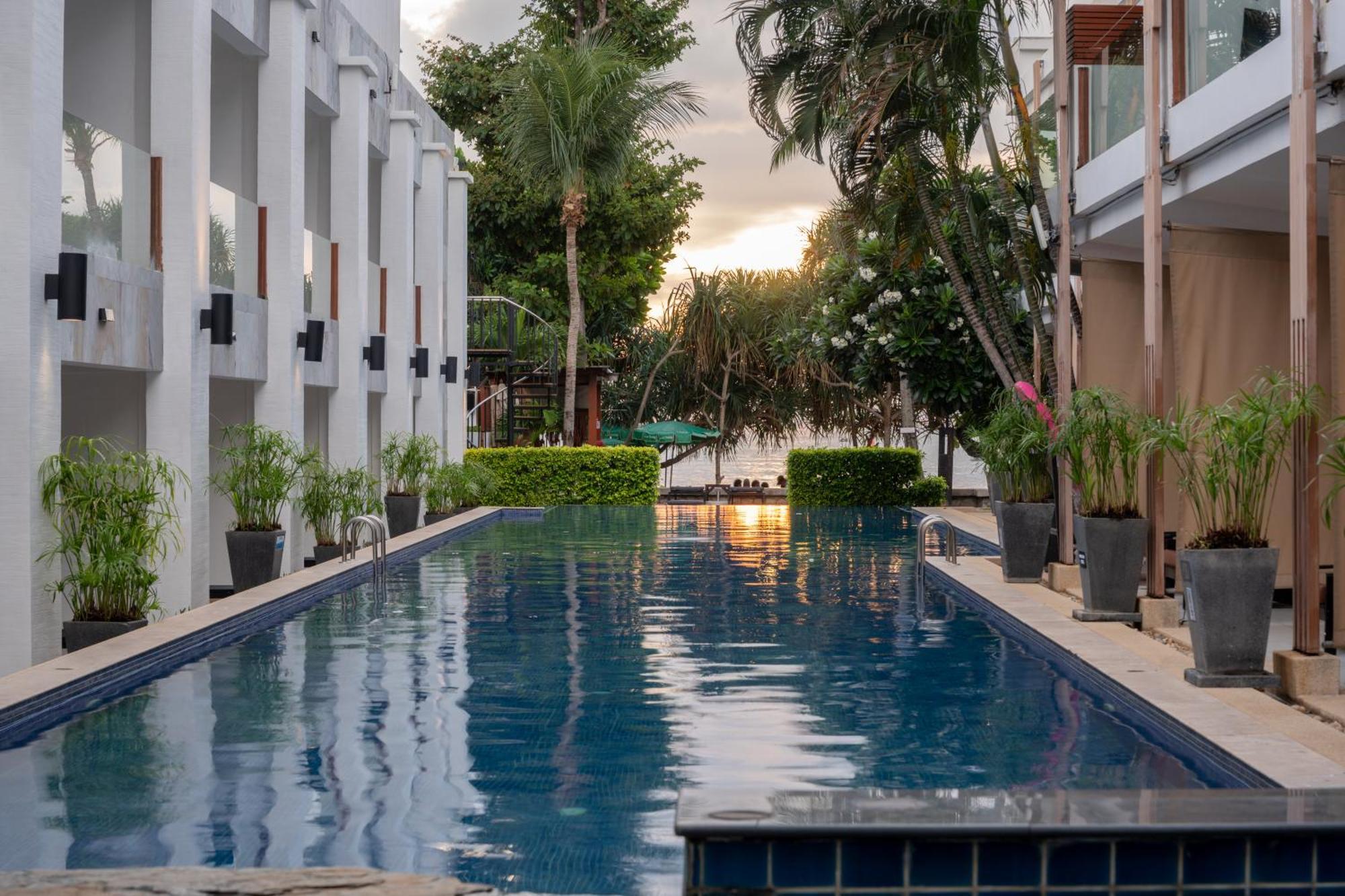La Flora Resort Patong Kültér fotó