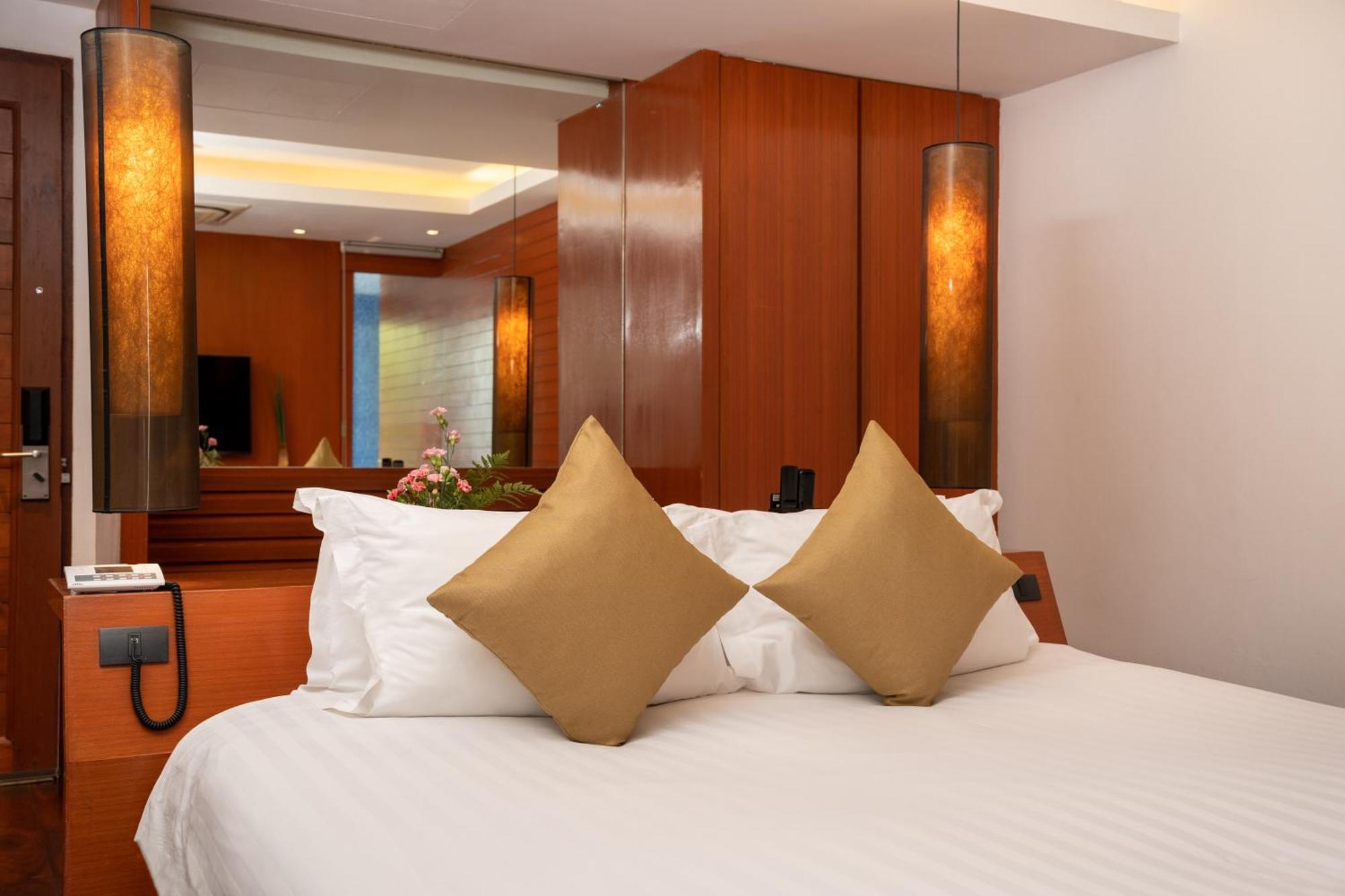 La Flora Resort Patong Kültér fotó